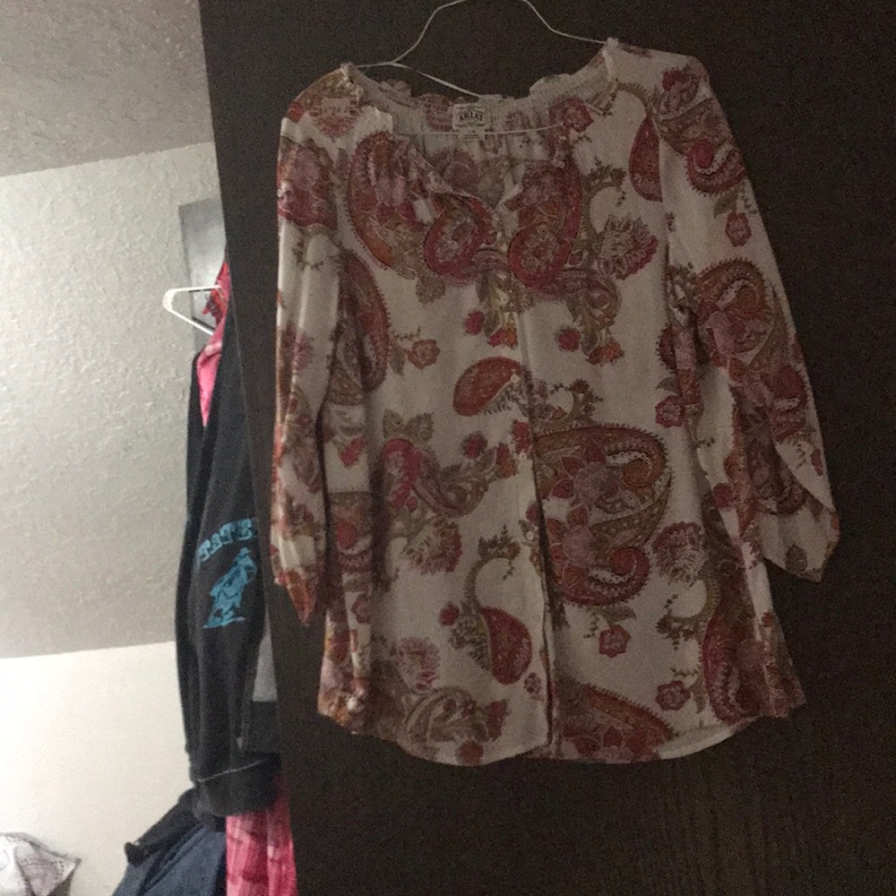 Ariat top